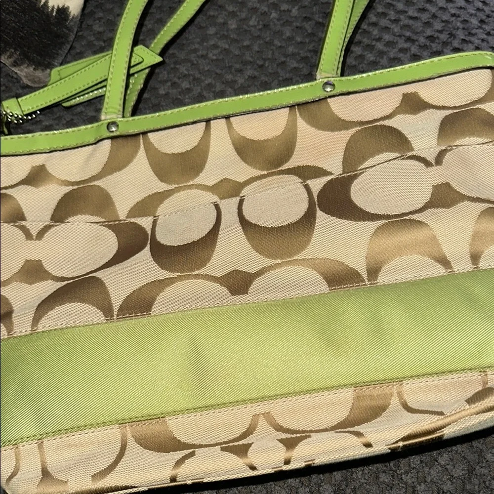 Coach Green and Tan Signature Tote Bag - Picture 5 of 14